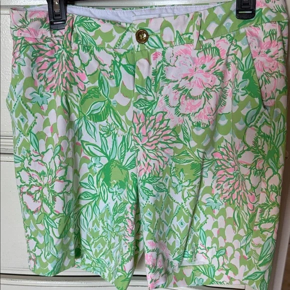 Lilly Pulitzer Natia mid rise Green and Pink Floral Shorts - Picture 7 of 11